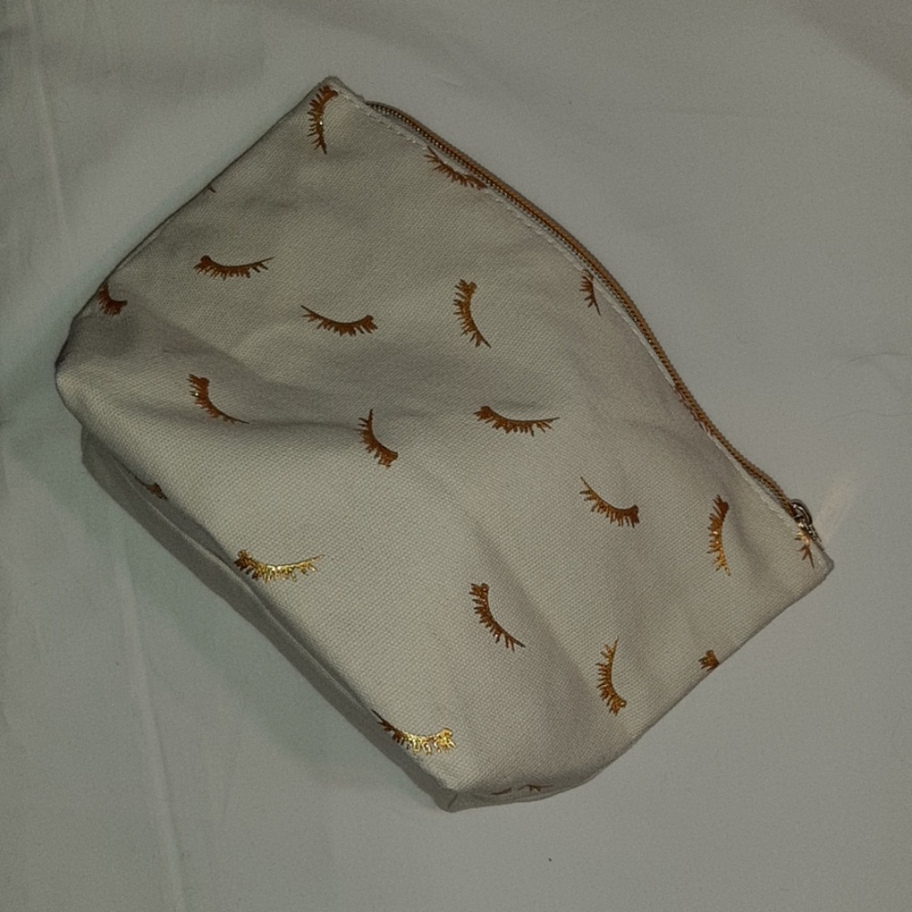 NWOT lashes for Days Cosmetic Bag